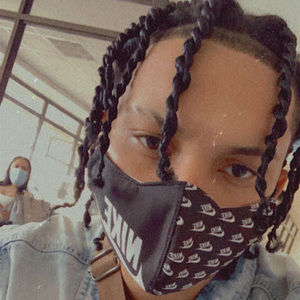 Meet your Posher, Alex veras